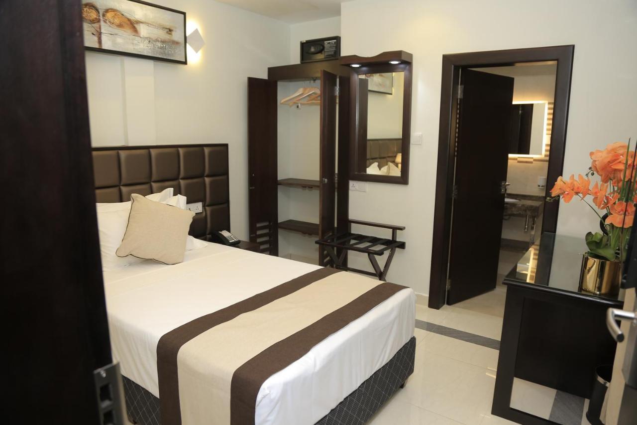 Viveka Hotel Colombo Kalubowila West Exteriör bild